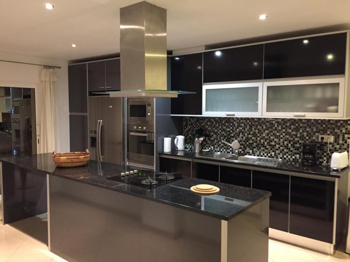 Full Private 300Sqm Villa Jacuzzi Heated Pool Ideal & Quiet Location Albufeira Luaran gambar