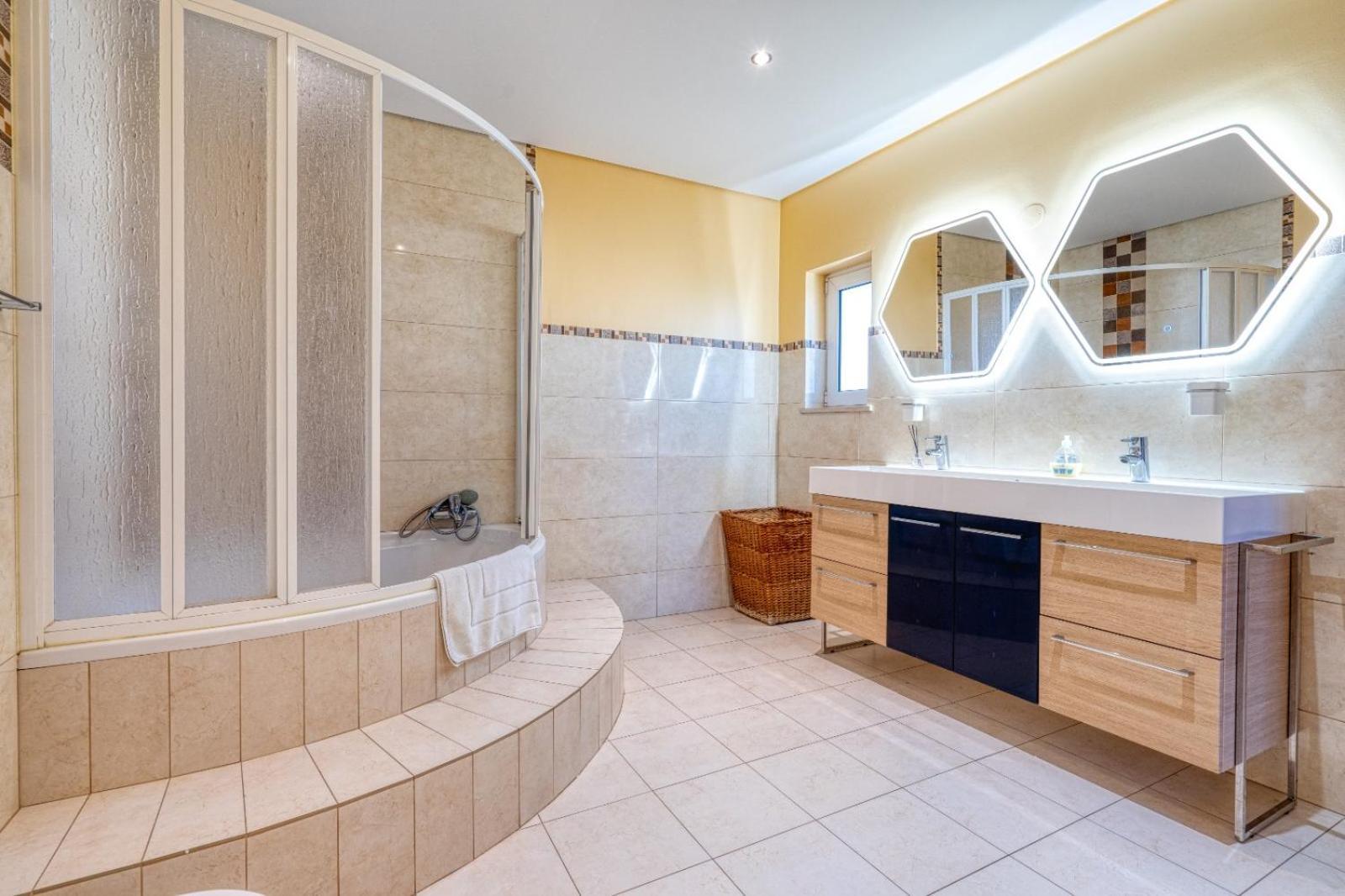 Full Private 300Sqm Villa Jacuzzi Heated Pool Ideal & Quiet Location Albufeira Luaran gambar