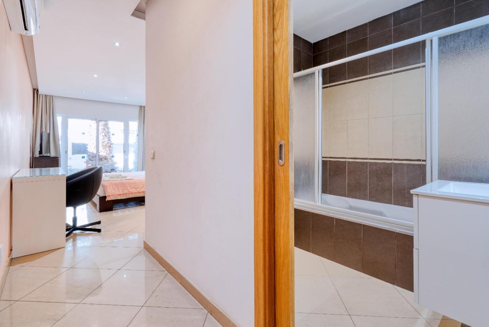 Full Private 300Sqm Villa Jacuzzi Heated Pool Ideal & Quiet Location Albufeira Luaran gambar